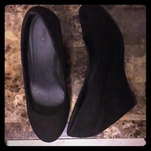 Apt. 9 Black Slip On Suede Wedges